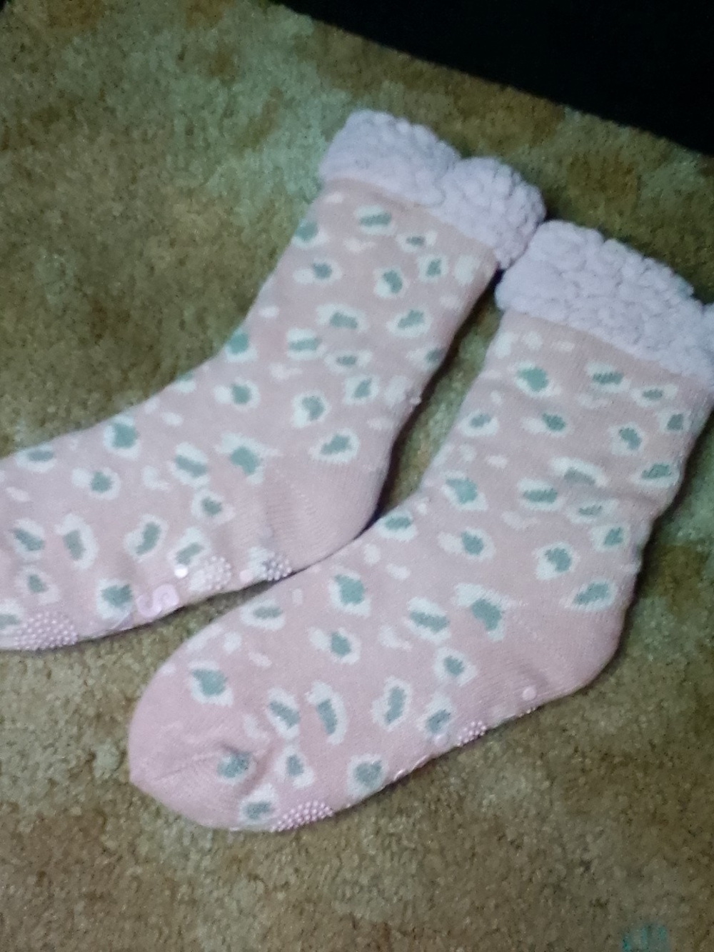 Woman's Cozy Fleece-Lined Grip Socks - Pink Leopard Print Muk Luks Size 9-10